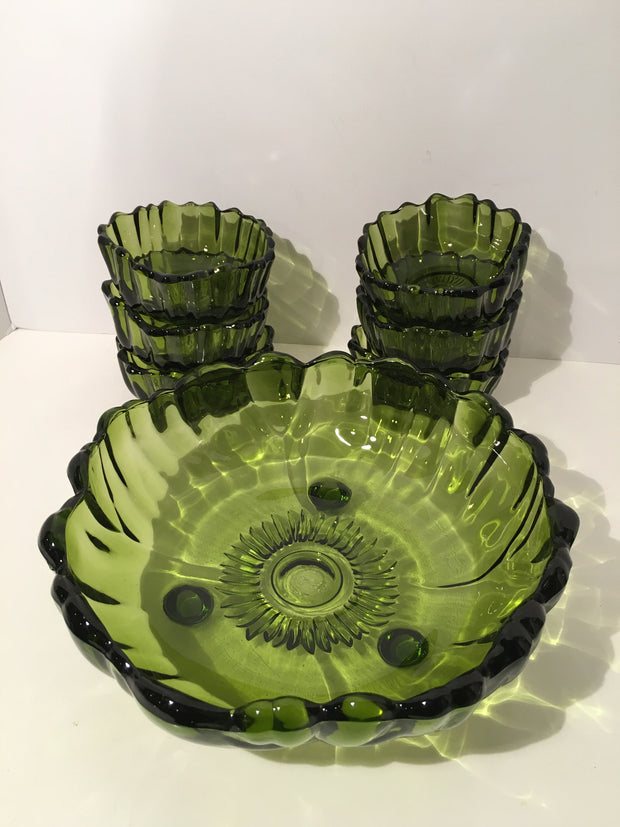 Retro Green C Bowl wt Matching 6 Small Bowls