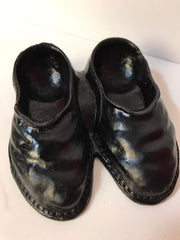 Syroco Wood Figurine   Pair of Mens Shoes/Slippers Hand painted Black 1940s  5 1/4&quot; x 4 1/2&quot; Collectible