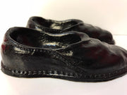 Syroco Wood Figurine   Pair of Mens Shoes/Slippers Hand painted Black 1940s  5 1/4&quot; x 4 1/2&quot; Collectible