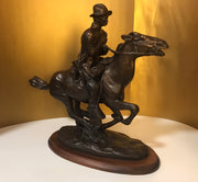 Vintage “Trooper of the Plains” Frederic Remington Chesapeake Reproductions Inc Large Sculpture on Wood Platform