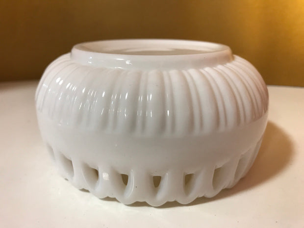 Vintage WestMoreland White Rose Bowl Ribbed Doric Lace Cutout with Pierced Edges signed also Original Sticker Small 5”x 2 1/2”