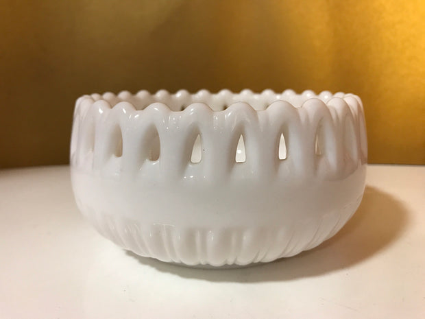 Vintage WestMoreland White Rose Bowl Ribbed Doric Lace Cutout with Pierced Edges signed also Original Sticker Small 5”x 2 1/2”